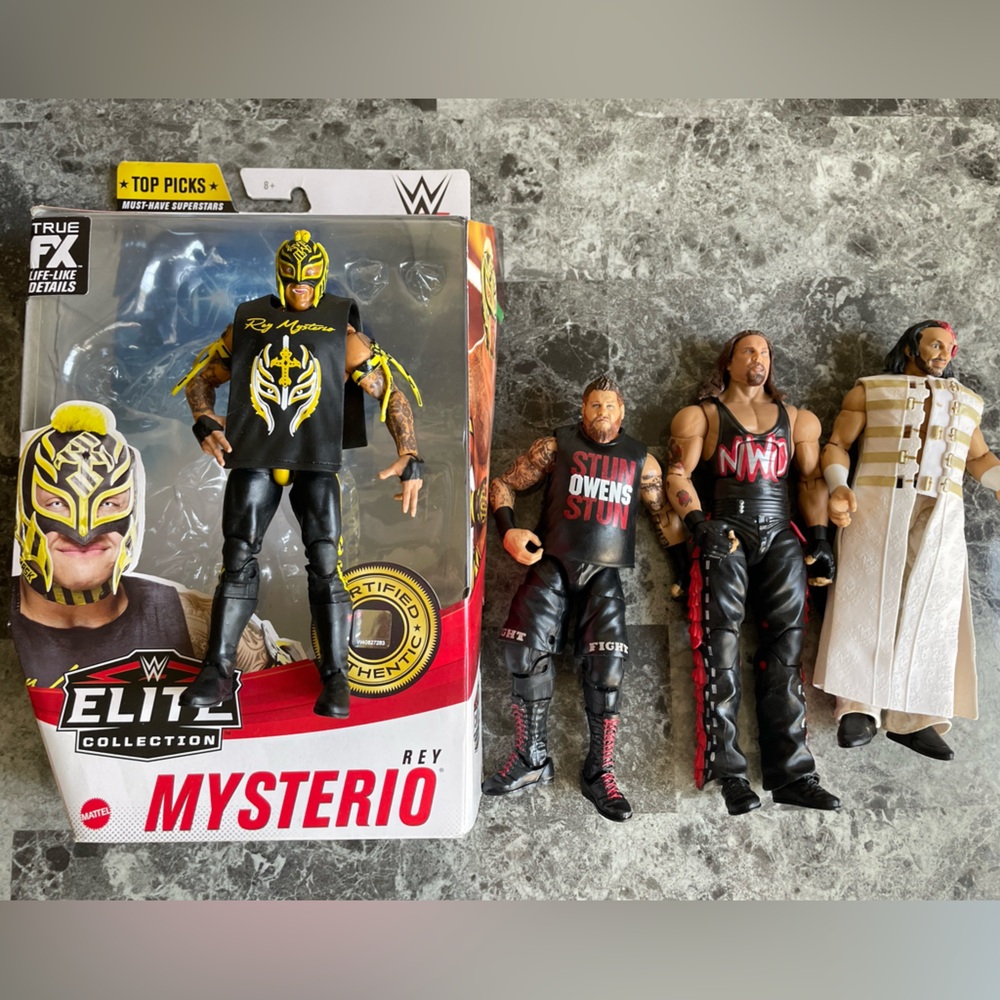 WWE action figure lot